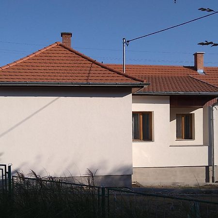 Sandora Vendeghaz Nagyrakos Luaran gambar