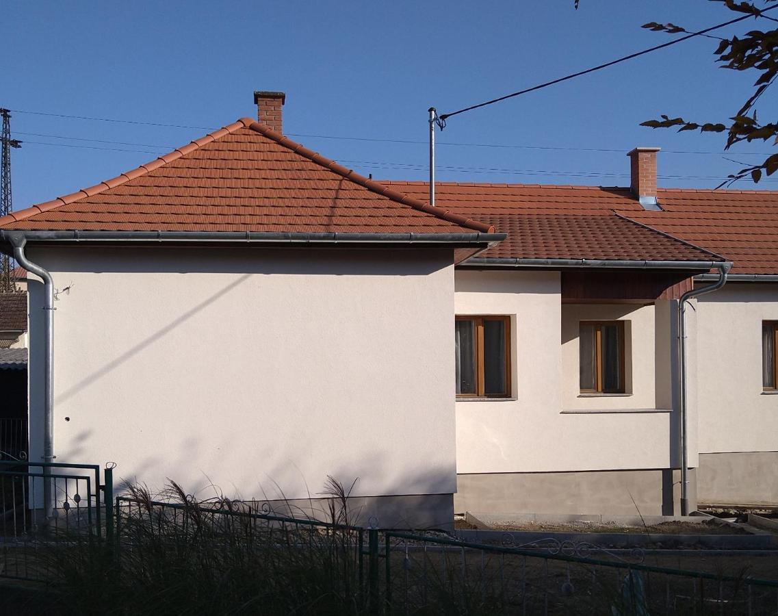 Sandora Vendeghaz Nagyrakos Luaran gambar
